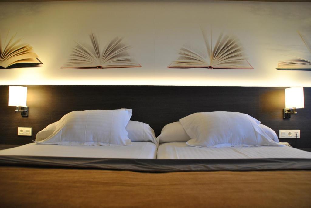 Twin Room (1 Adult),65217022:JPEG